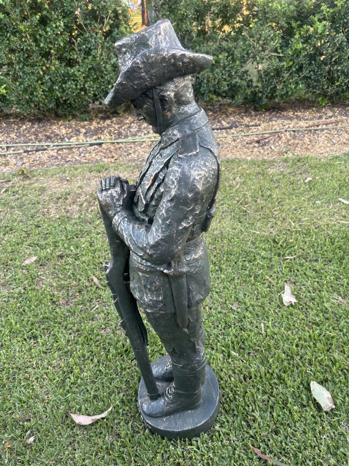 ANZAC Soldier Statue Garden Memorial – WW1 Digger Military Tribute Ornament