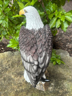 EAGLE PERCHED ON SKULL BIRD ANIMAL GARDEN STATUE ORNAMENT FIGURINE