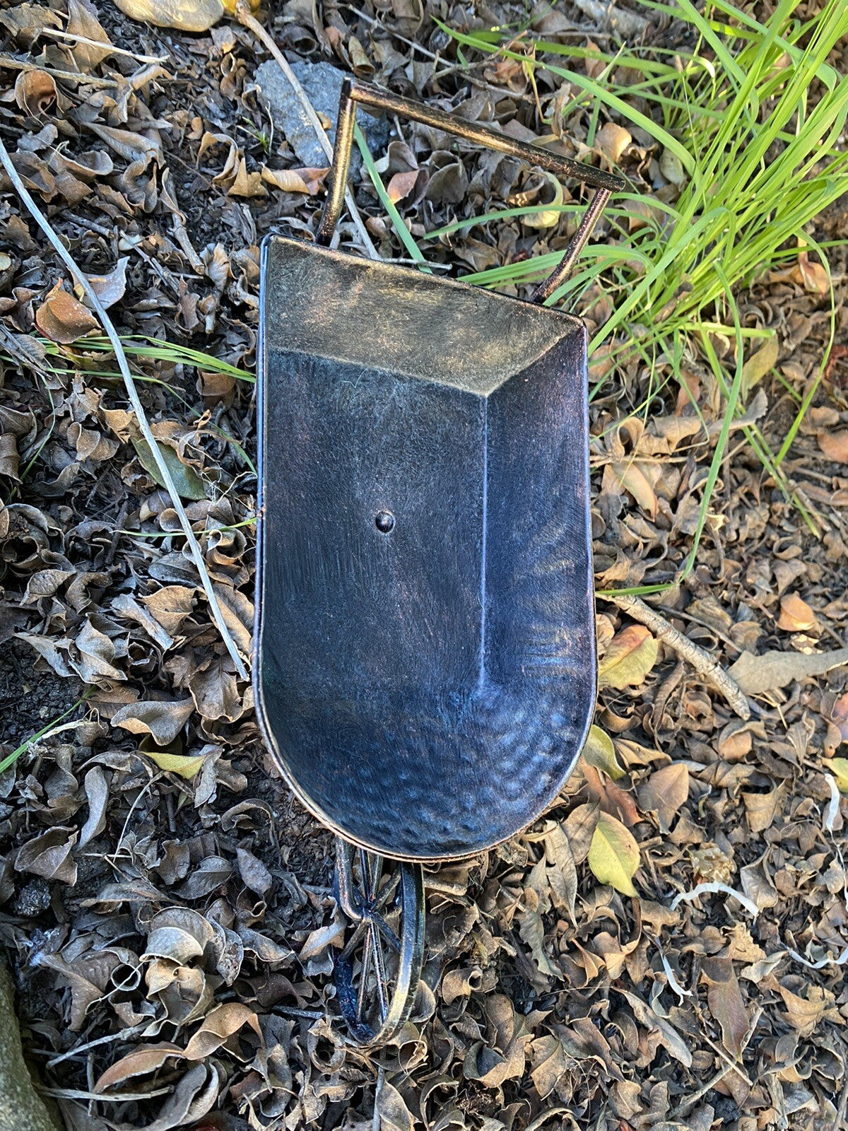 MOLLY WHEEL BURROW POT PLANTER GARDEN PLANT POT FEATURE