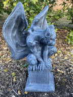 Concrete Gargoyle on Pedestal Statue Figurine Garden Décor Ornament Grey