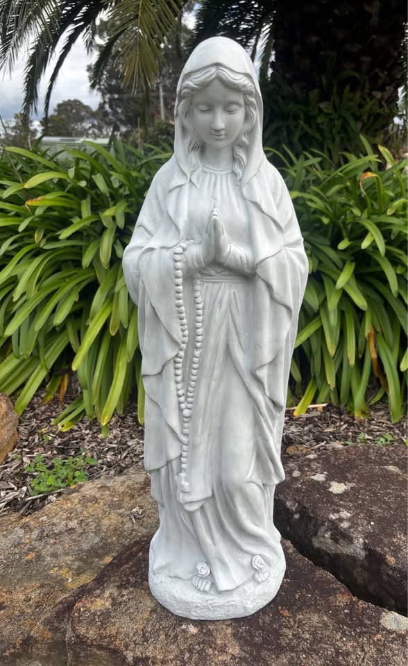Mary Garden Statue – Religious Outdoor Garden Ornament