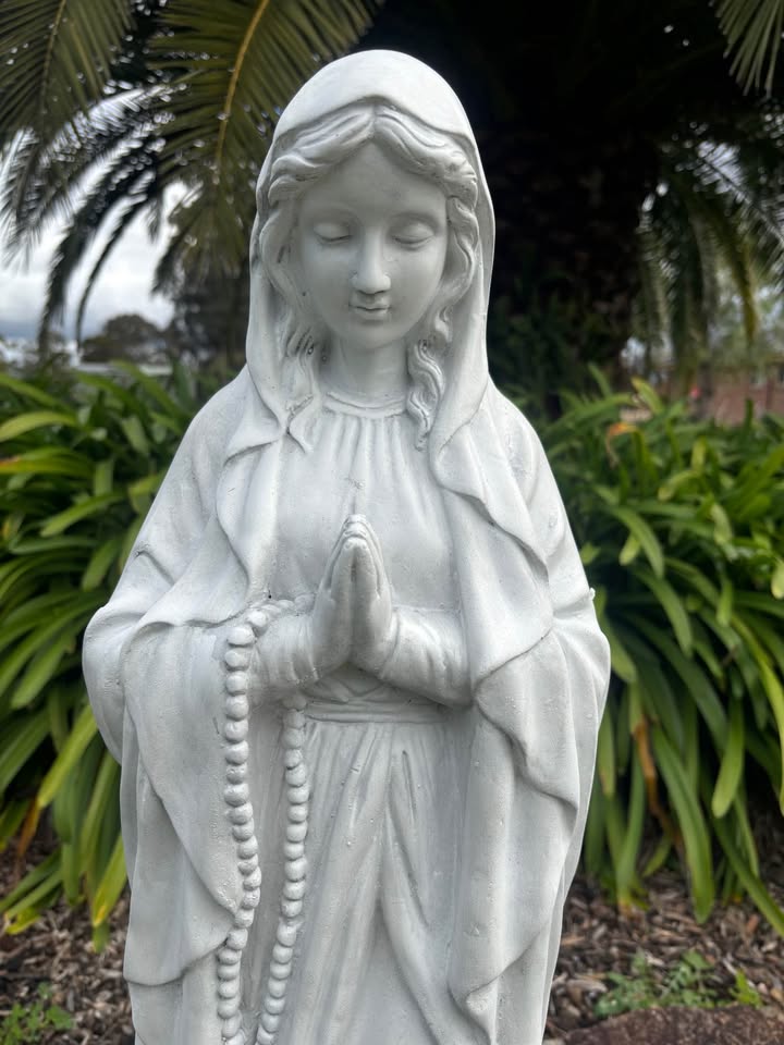 Mary Garden Statue – Religious Outdoor Garden Ornament