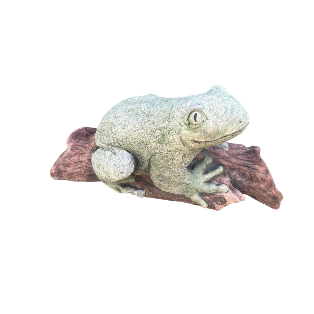Green Tree Frog On A Log  Animal Concrete Cement Garden Statue Australian Made