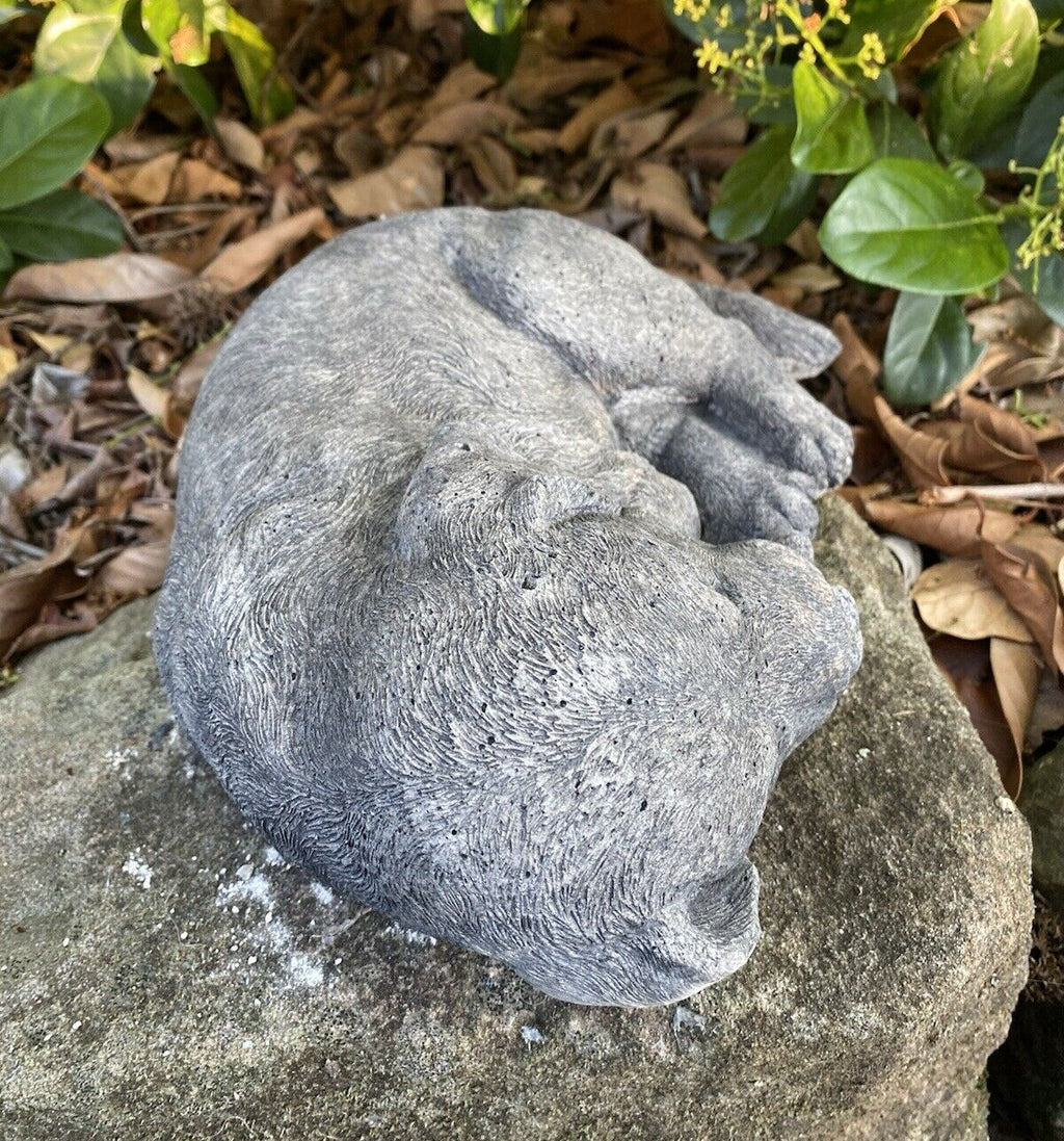 Side view of concrete labrador garden statue outdoor dog ornament