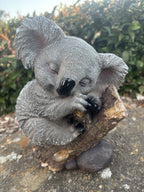 22nice4me Garden Statues sleeping koala on a branch resin ornament with detailed grey fur texture for outdoor decor