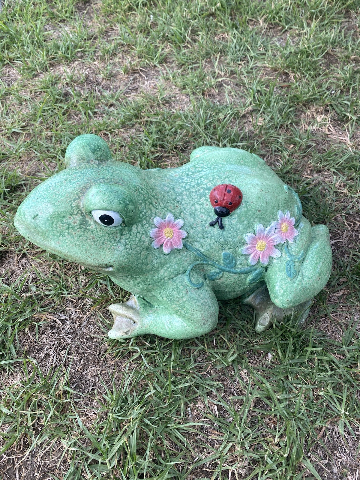 Frog With Lady Beetle & Flowers Garden Statue Ornament Figurine Home Decor